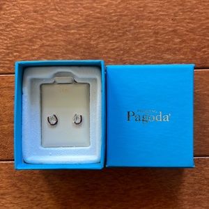 Piercing Pagoda 10K White Gold Horseshoe Earring